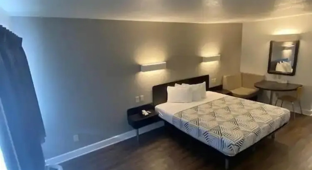 Люкс Deluxe Motel 6 Manchester TN