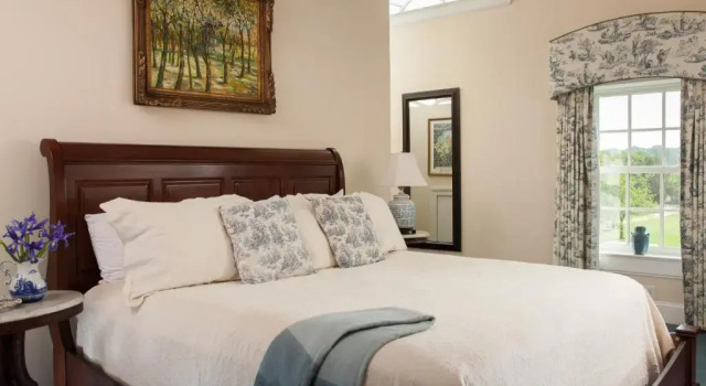 Двухместный люкс Deluxe Inn at Warner Hall