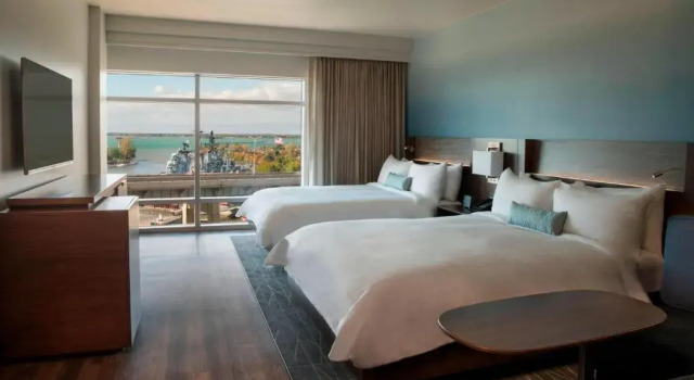 Двухместный номер Standard с видом на озеро Buffalo Marriott at LECOM HARBORCENTER