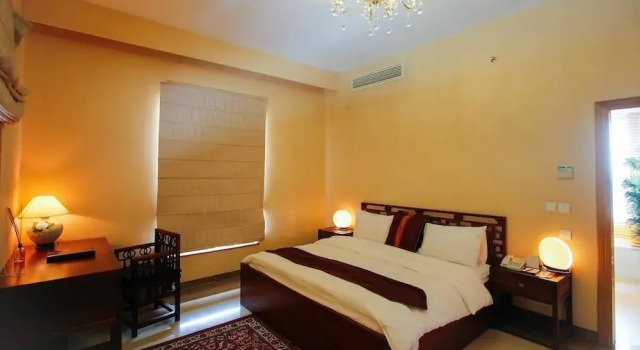 Номер Deluxe Carlton Gate Hotel Festac
