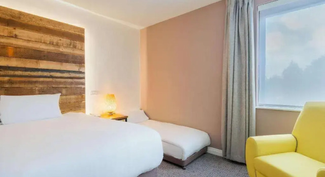 Семейный номер Standard Cedar Court Bradford Hotel