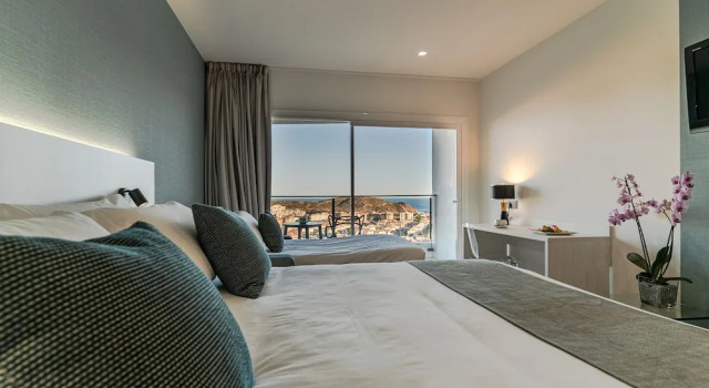 Двухместный семейный номер Standard с балконом и с видом на море Ramada Resort by Wyndham Puerto de Mazarron