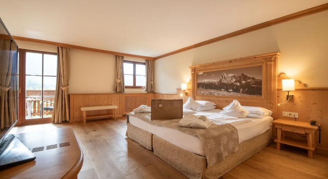 Полулюкс с балконом Alpin & Vital Hotel La Perla