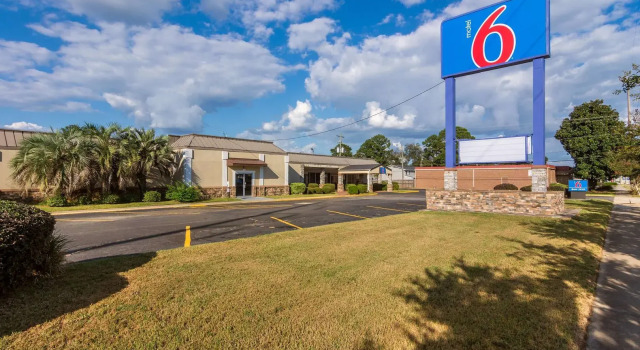 Americas Best Value Inn - Warner Robins, Boek Motel Hotels in Georgia met parkeren, Parkeren