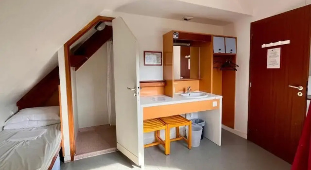 Трёхместный номер Standard Auberge de Jeunesse HI Cancale