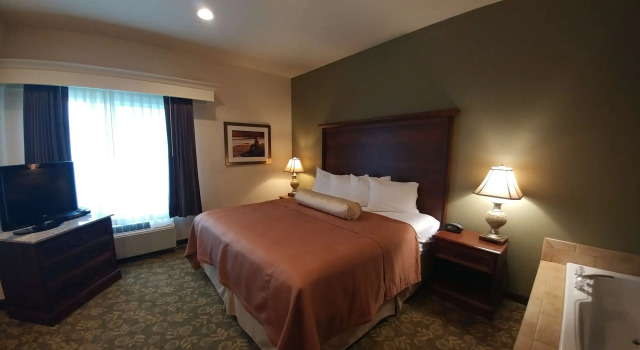 Четырёхместный люкс Best Western Salbasgeon Inn & Suites