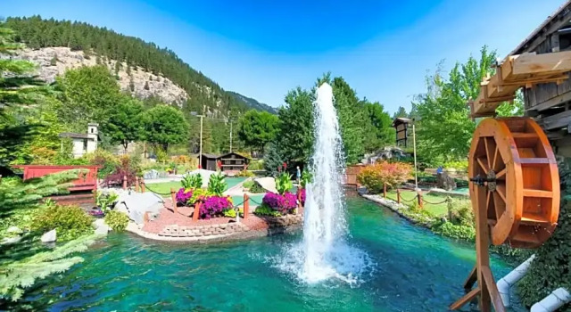 Двухместный номер Standard с видом на горы Icicle Village Resort