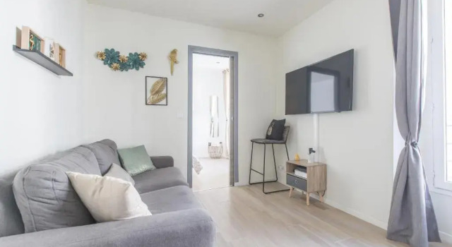 Cute Affordable 1-Br Minutes From Cannes Center, Забронировать Отель Бизнес-отели Канн, рядом с Музей моря, 4* 5*