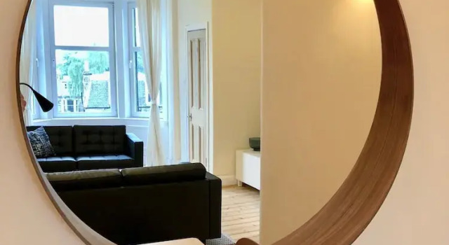 Bright And Modern 1 Bedroom Minimal Pad, Prenota Hotel Hotel a Midlothian con parcheggio, Parcheggio