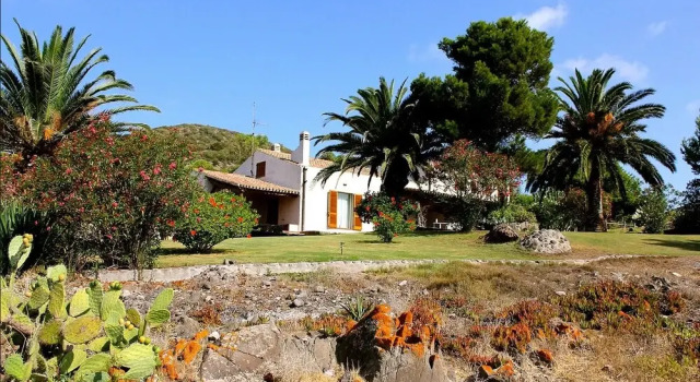 Ibiscofarm, Забронировать Отель Сант-Антиоко Sant’Antioco Island, рядом с Пляж Су Портишедду