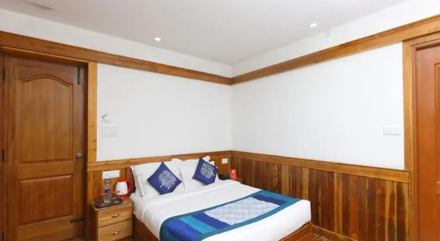 OYO 14261 Tanzanite Inn