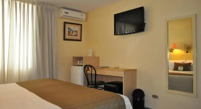 Одноместный номер Standard Embajadores Hotel