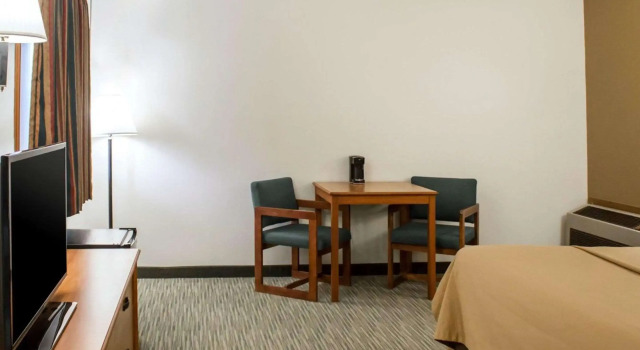 Двухместный номер Standard Econo Lodge Elkhart North