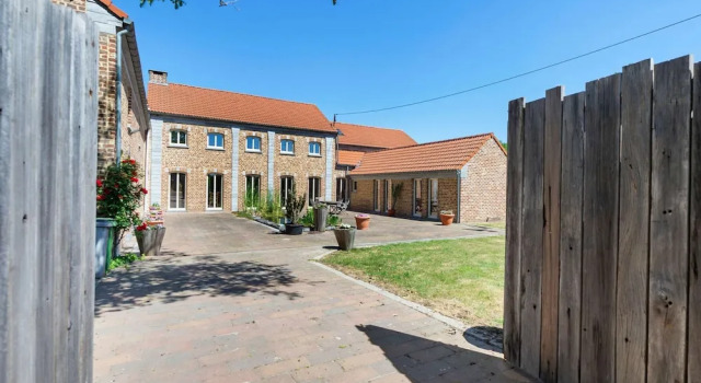 Graceful Holiday Home in Geetbets With Patio, Prenota Hotel Hotel a Flanders con parcheggio, Parcheggio