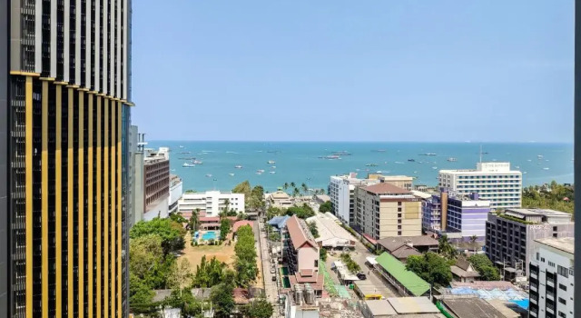 Номер Deluxe Pattaya Beach Sea View Rooftop Pool Resort