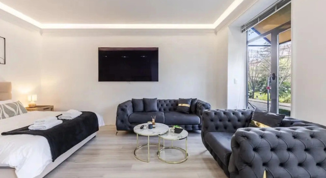Central Comfy Spot Studio for 2 With Wi-fi