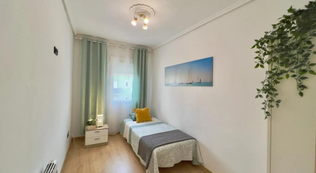 Cozy apartment in Valencia! WI-FI !, Забронировать Апартаменты/квартира Апартаменты Валенсии, рядом с Спортивно-культурный комплекс Петксина, Апартаменты/квартира