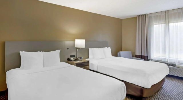 Четырёхместный номер Standard Comfort Inn & Suites Carneys Point - Pennsville