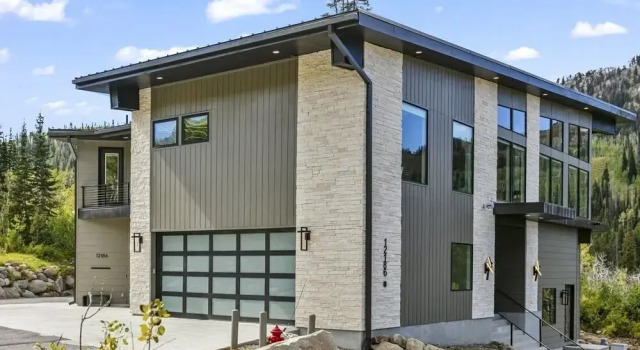 9005A - Luxury Four Bedroom 4 Home, Varaa Lomakoti Solitude 
