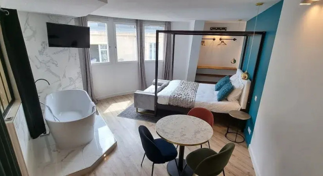 Люкс Deluxe City Loft Apparthotel