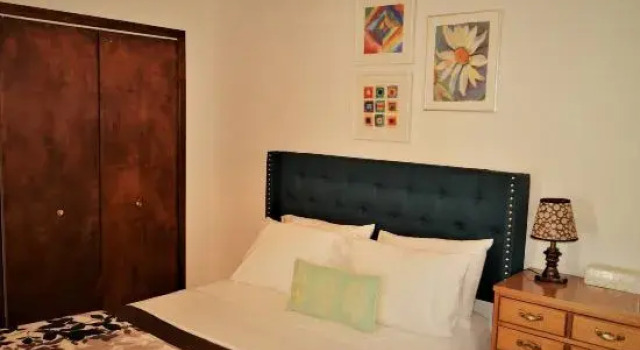 Апартаменты Urbana the Charming Well-lit two Bedrooms Apartment