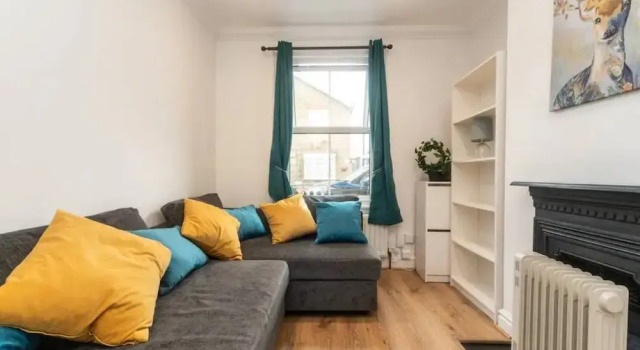 Коттедж Charming Period Home Near Surbiton With Garden