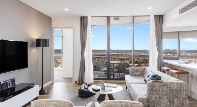 Люкс с 3 комнатами Meriton Suites Church Street, Parramatta