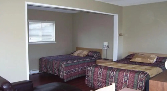 Семейный номер Standard с балконом Beach Grove Motel