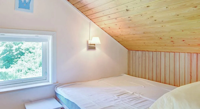 6 Person Holiday Home in Aakirkeby-by Traum, Rezerwuj Hotel Hotele w Hovedstaden region z parkingiem, Parking