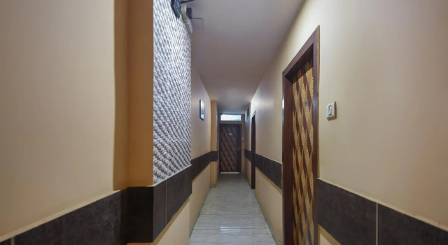 OYO 72016 Hotel Golden Palace, Book Hotel Sakchi 
