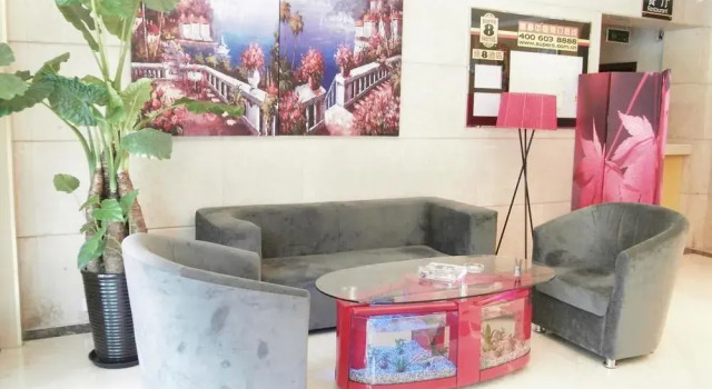 Super 8, Book Hotel Hoteller i Beijing Province med parkering, Parkering