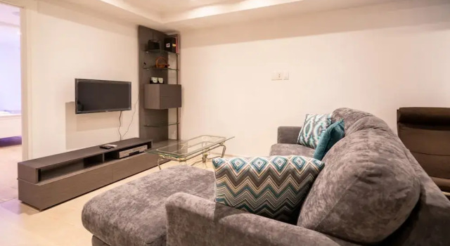 Brand New Modern Unit With Easy Access to the City, Varaa Hotelli Toronto 