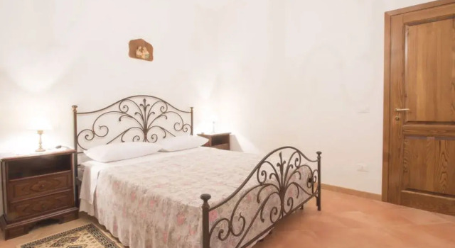 Podere la Quercia, Book Hotel Hotels in Riparbella with Parking, Parking
