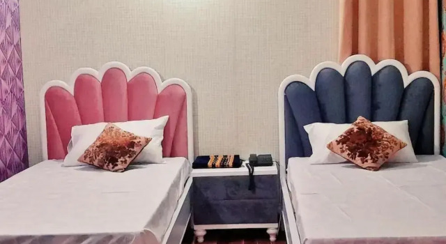 Deluxe Zimmer Hotel Rose One Lahore