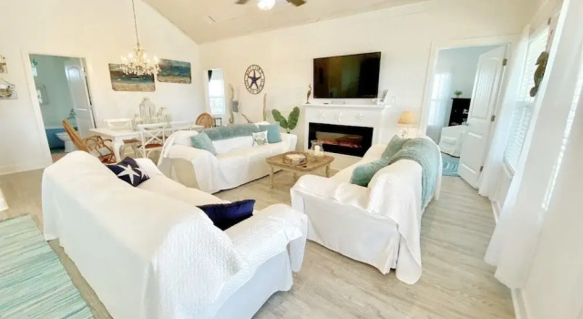 Reader's 3 Bedroom Home by RedAwning, 预订 酒店 Bolivar Peninsula Texas Gulf Coast