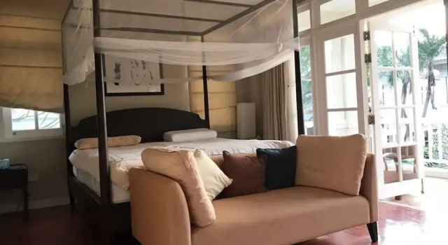 Baan Dhewaran Beachfront Villa