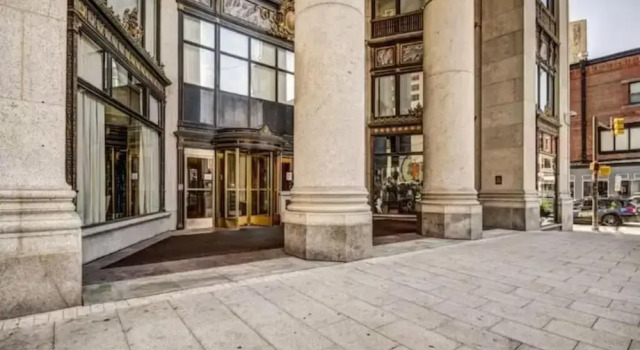 One bedroom at Baltimore Covention Ctr, Book Hotel Hoteller i Baltimore med parkering, nær Johnson Square, Parkering