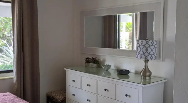 Апартаменты Breakaway Inn Guest House