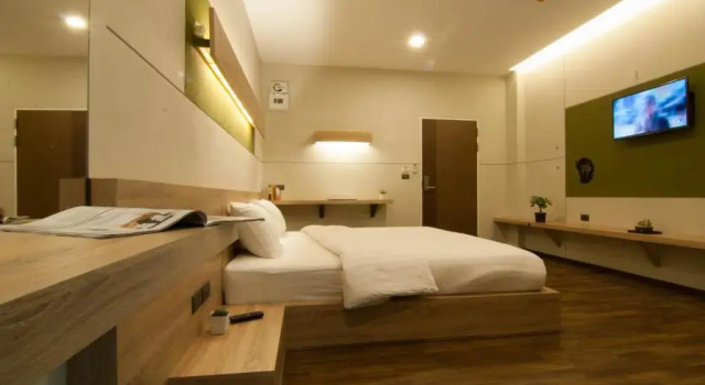 Двухместный номер Deluxe с балконом и с красивым видом из окна The Zenith Residence Hotel