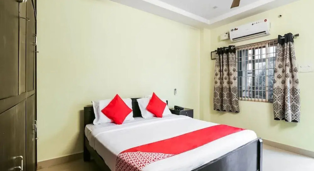 OYO 14207 Royal Residential Lodge, Rezervovat Hotel Hotely v Andhra Pradesh s parkováním, Parkování