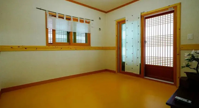 Трёхместный номер Standard с видом на сад Beautiful House Hanok Stay
