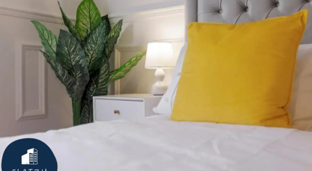 Коттедж FLATZY - 6 bed Oasis Close to Football Stadiums