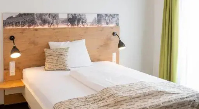 Vinotel Heinz J. Schwab, Забронировать Отель Бретцфельд 