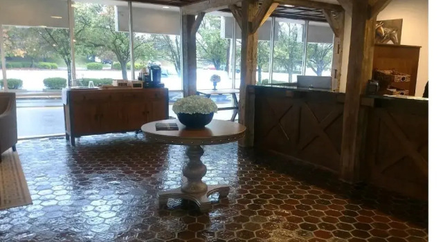 Двухместный номер Deluxe The Stables Inn & Suites
