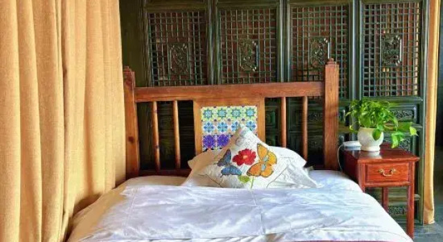 Люкс Lijiang Ten Courtyard Inn