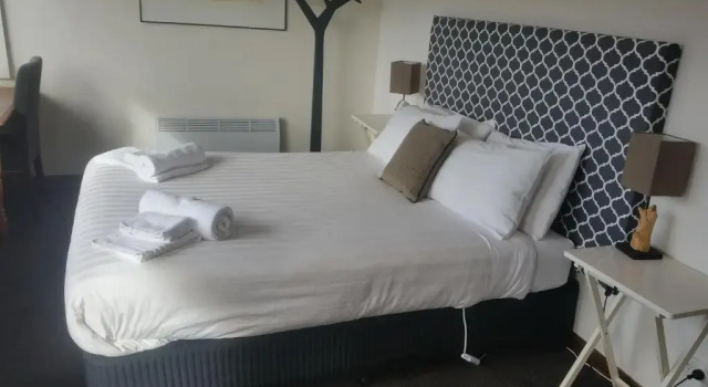 Номер Economy Fish Creek Hotel