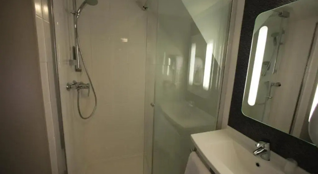 Четырёхместный номер Standard Дуплекс ibis Granville Port De Plaisance