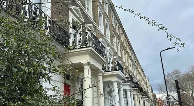 The Mornington Star Apartments