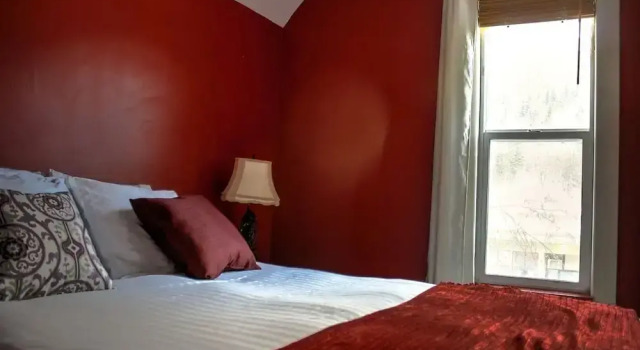 Snowshoe Pete's Mountain Retreat, Buchen Sie Ferienhaus Revelstoke 