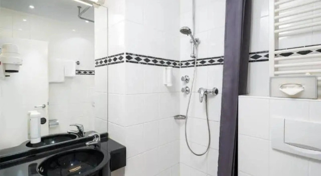 Полулюкс Standard elaya hotel hannover city, Trademark by Wyndham